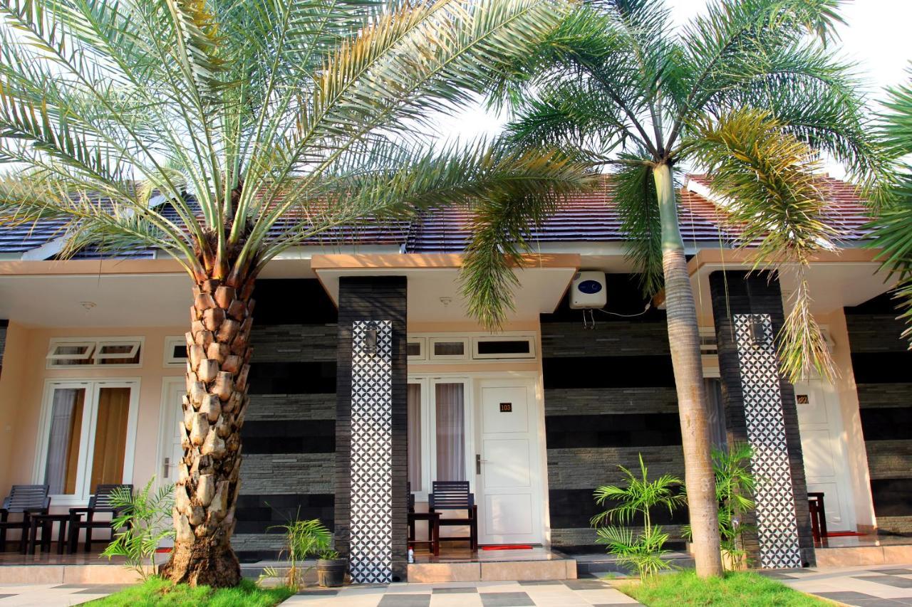 Musdalifah Hotel Sumenep Exteriör bild